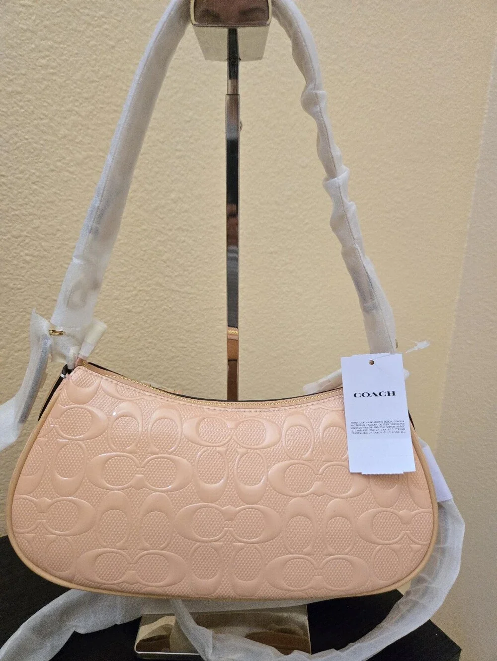 Coach Ashton Shoulder Bag In Signature Leather